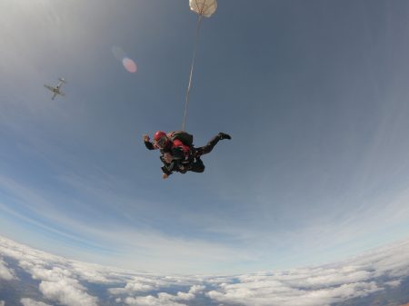 salto duplo de paraquedas